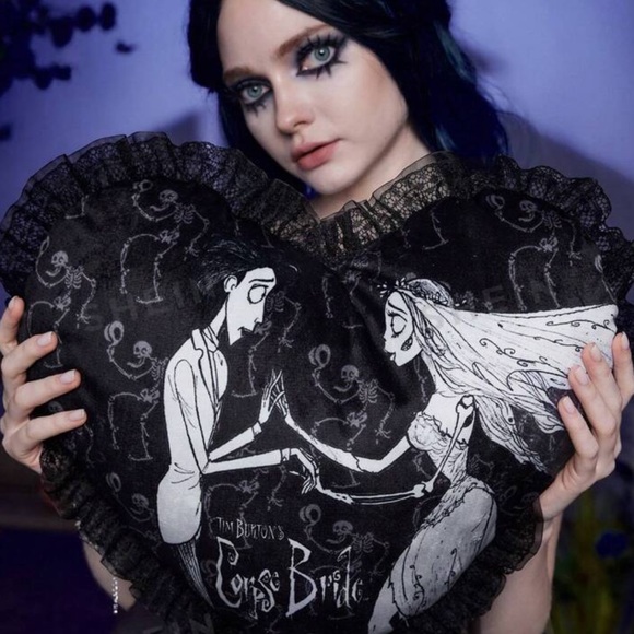 Corpse Bride | 1pc Letter Skeleton Graphic Heart Design Decorative, Throw Pillow - Picture 2 of 4